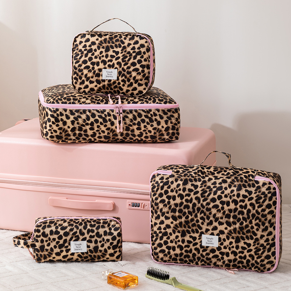 Leopard Makeup Bag Toiletry Cl - Travel Accessories Organiser 评论和价格